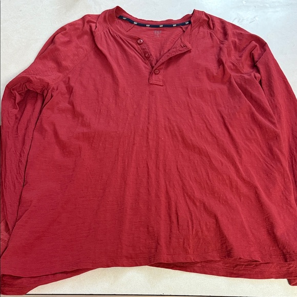 GAP Other - GAP Men's Long Sleeve Red Henley Shirt 🐯